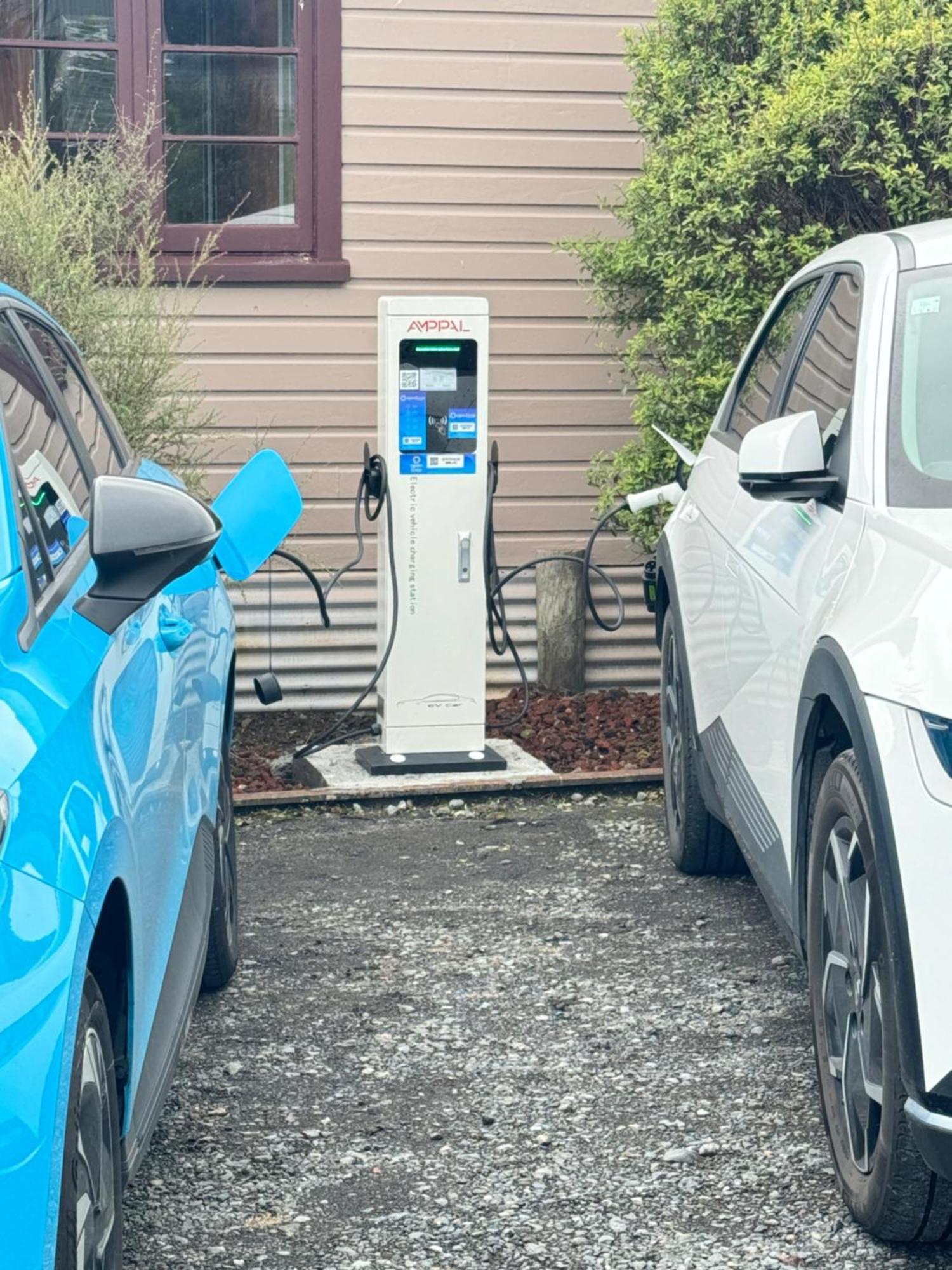 Erua ザ クロッシング バックパッカーズホステル エクステリア 写真