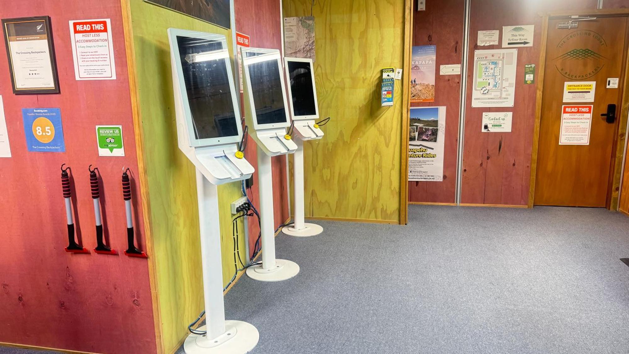 Erua ザ クロッシング バックパッカーズホステル エクステリア 写真